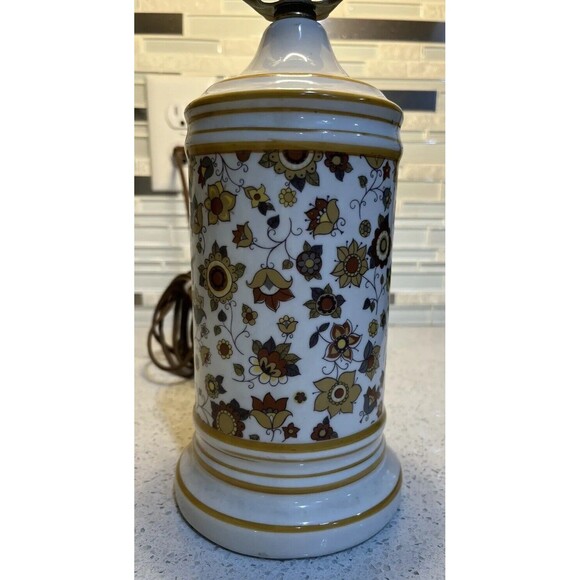 Vintage  MCM Ceramic Floral Chintz Lamp.  Grannycore - Picture 1 of 9